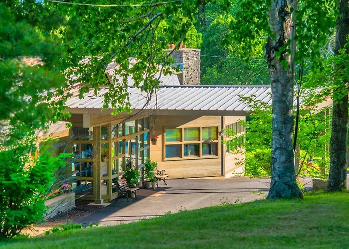 Roaring Brook Ranch Resort Lake George