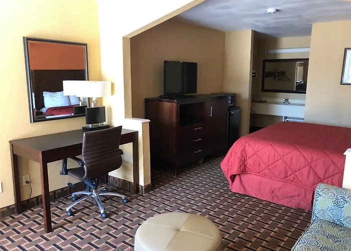 La Grange Executive Inn And Suites