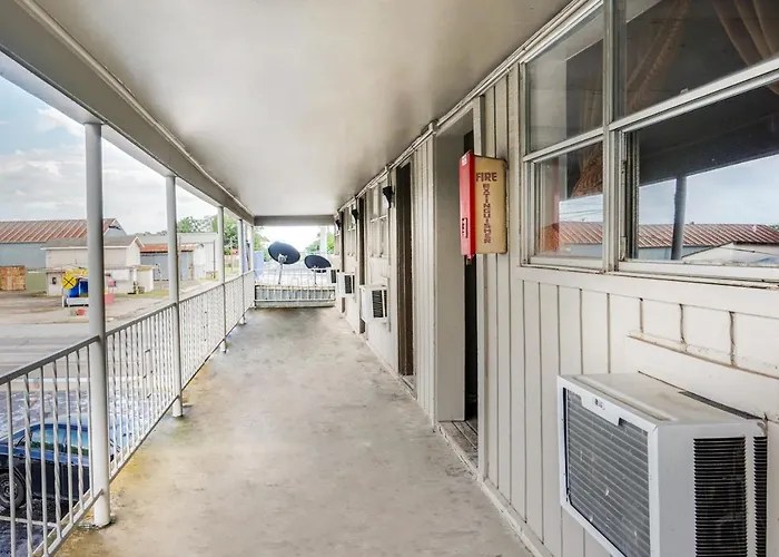 Oyo Hotel Austin Street Giddings