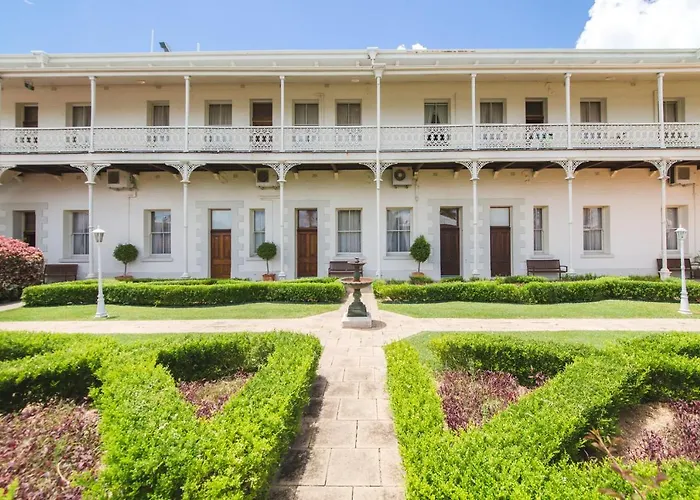 Gracemere Hotels