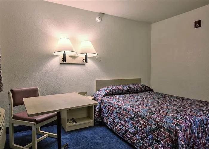 Luxury Inn By Oyo Albany
