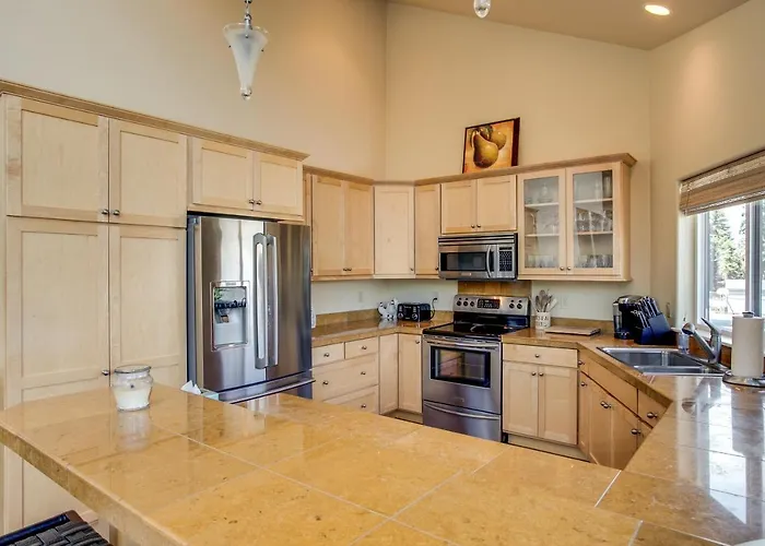Chelan Resort Waterfront Townhouse