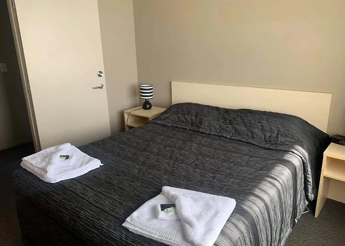 Owaka Hotels