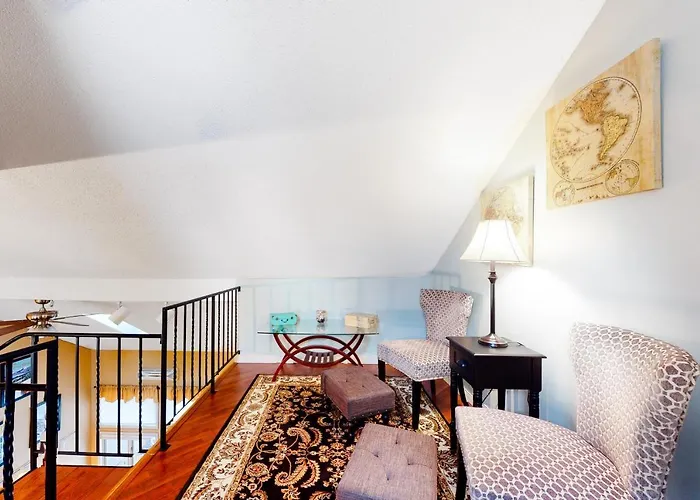 2G Village Way North Conway