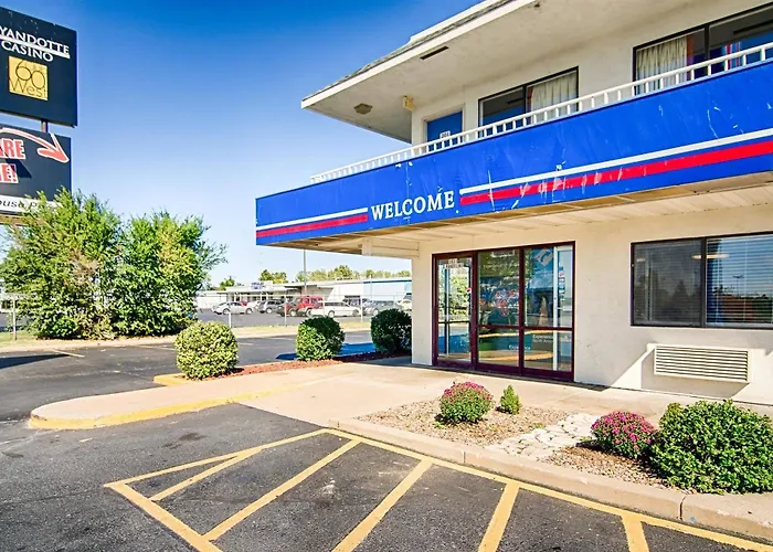 Super 7 Inn Joplin