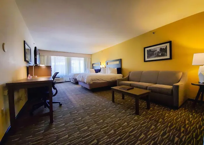 Best Western Plus Plaza Hotel Longmont