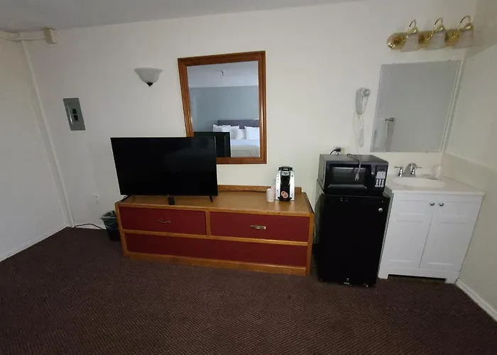 Hampton Harbor Motel