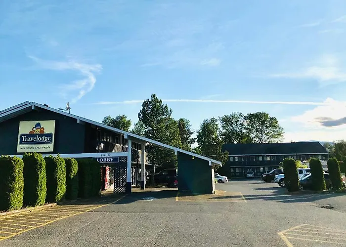Savary Island Hotels