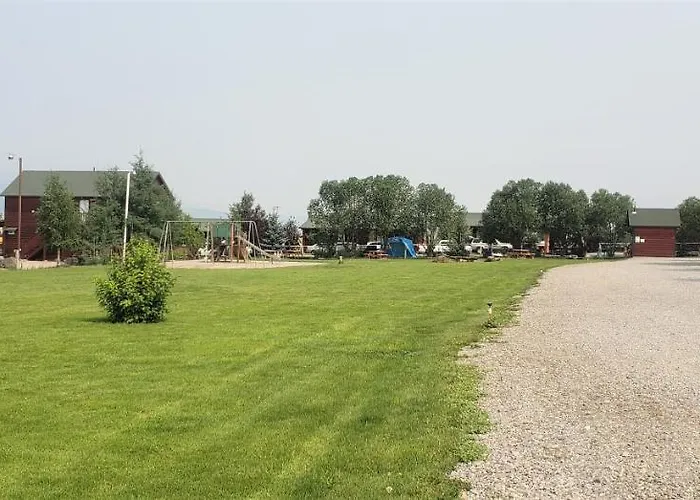 Wolf Den Log Cabin Motel And Rv Park Thayne