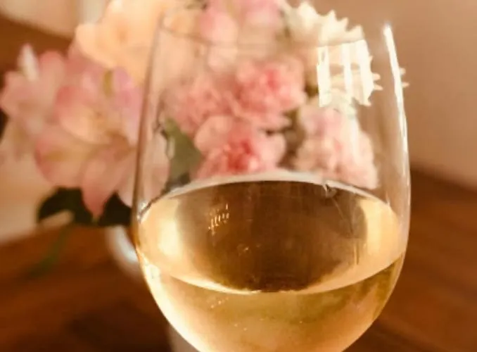 The Farmhouse Inn & Kitchen, 2 Blocks From Downtown Whitefish, Montana