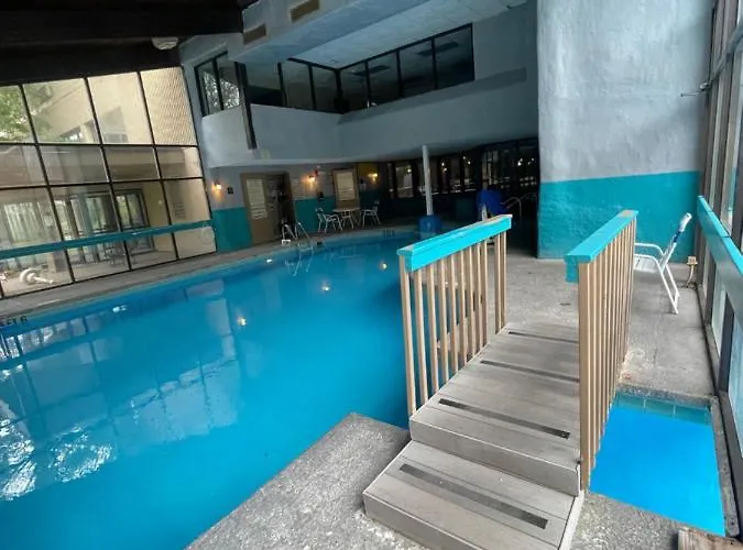 Best Western Plus La Porte Hotel & Conference Center