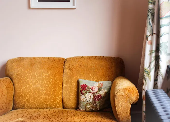 Totnes Hotels