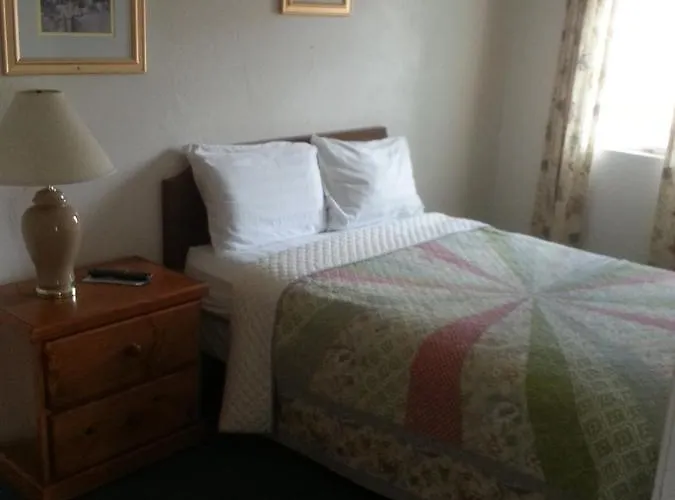 Bishop Village Motel