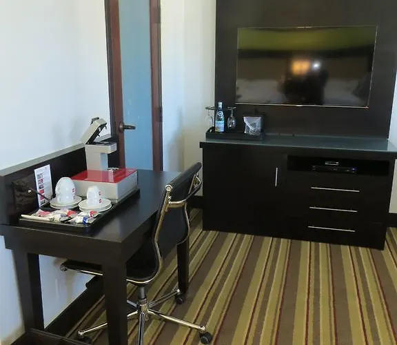 Hotel Azura Santa Rosa