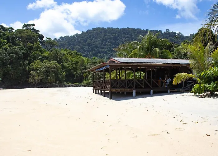 Pulau Rawa Hotels