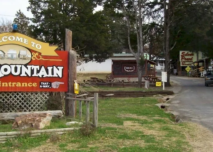 Acorn Hideaways Canton Old West Bunkhouse For 9 - Trail'S End Corral