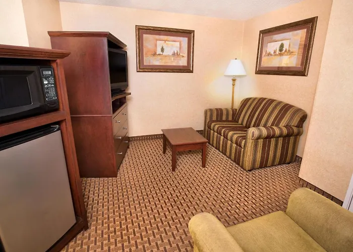 Grand Plaza Hotel, Trademark Collection By Wyndham Branson