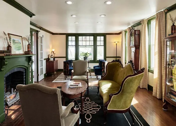 The Whitlock By The Lenox Collection Hotel