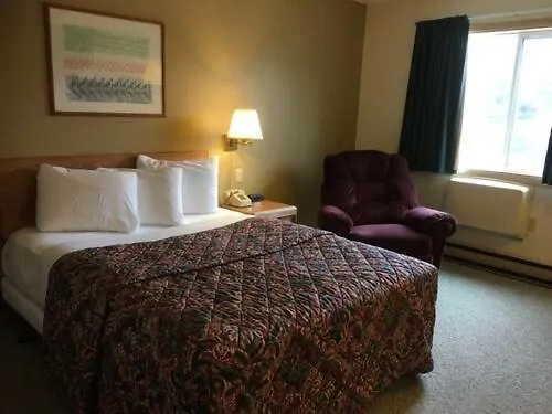 Value Host Marquette Hotel