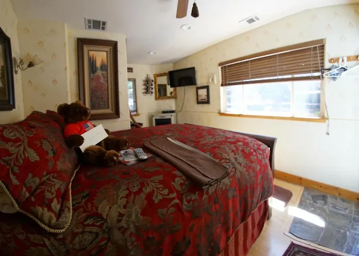 Fleur De Lac Europeran Inn Lake Arrowhead