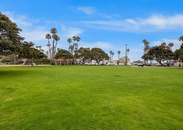 Buccaneer Beach Lookout - 30-Night Minimum Oceanside