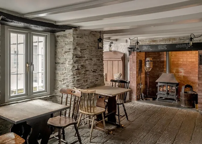 Tintagel Hotels