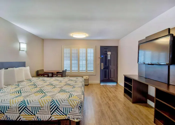 Inglewood Hotels
