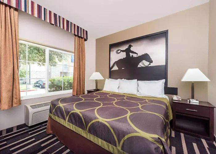 Super 8 By Wyndham Fort Worth North