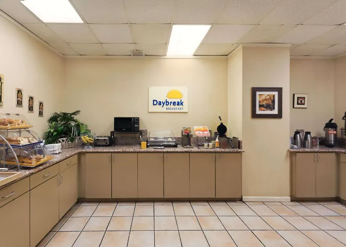 Days Inn By Wyndham Birmingham Al Hoover
