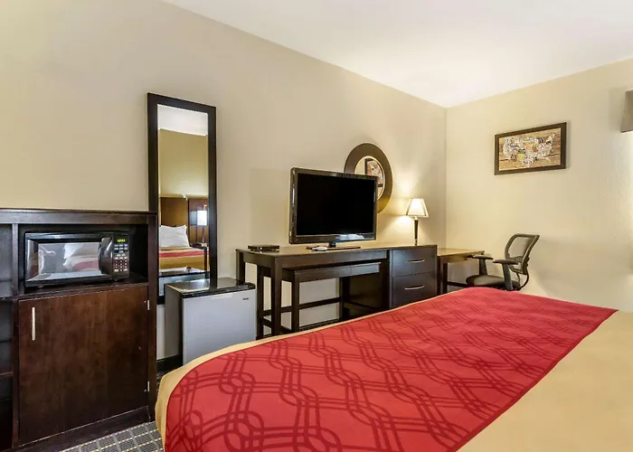 Econo Lodge Brunswick Travel Center