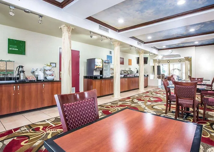 Comfort Suites Bakersfield