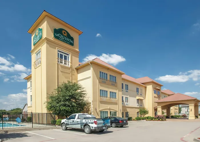 La Quinta By Wyndham Hillsboro Hotel
