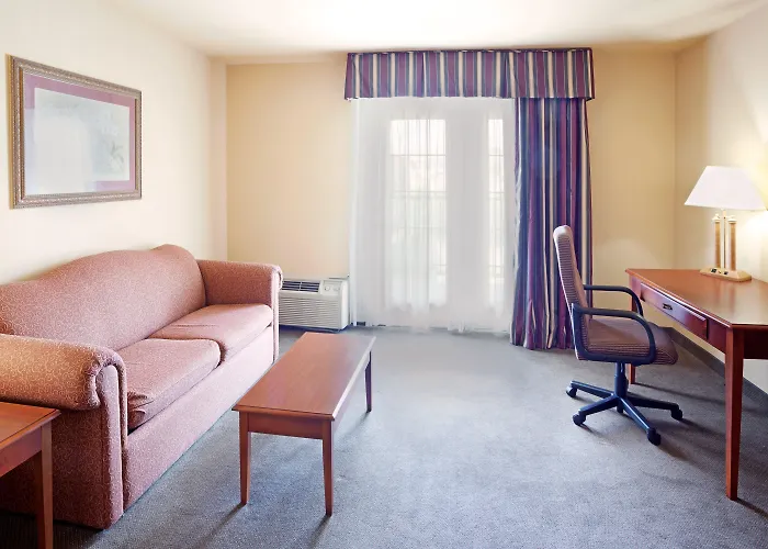 Holiday Inn Express & Suites Kerrville