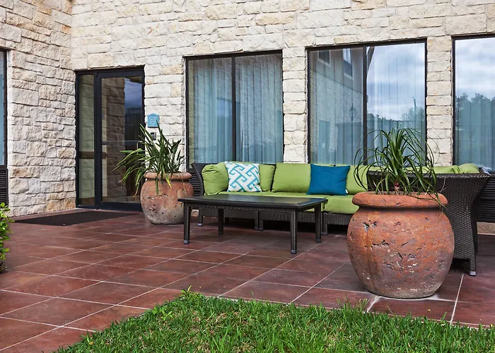 Holiday Inn Express & Suites Victoria By Ihg
