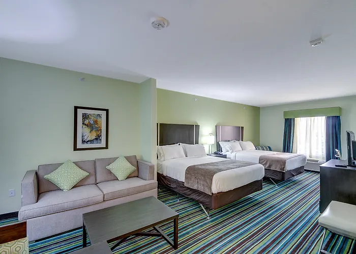 Holiday Inn Express Carrizo Springs