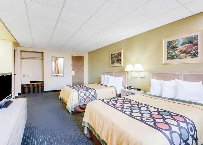 Super 8 By Wyndham Port Clinton Hotel