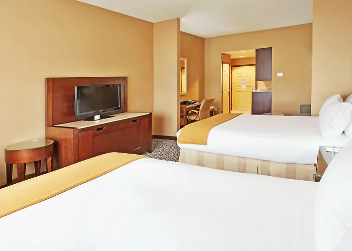 Holiday Inn Express & Suites Salinas By Ihg