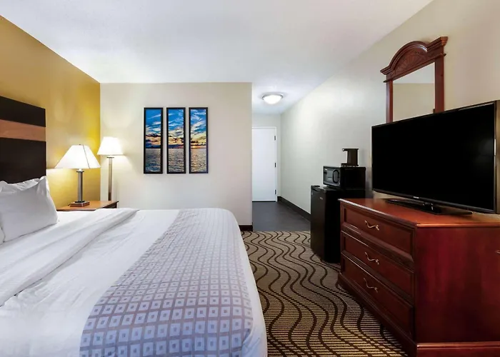 La Quinta Inn By Wyndham Sandusky Near Cedar Point