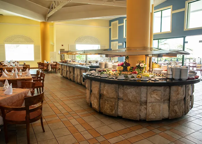 Hotel Colon Salinas