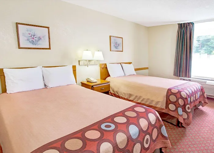 Super 8 By Wyndham Walterboro Hotel