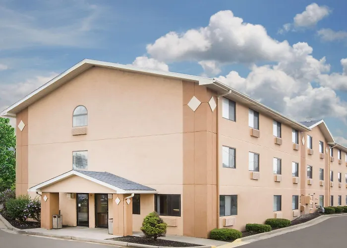 Super 8 By Wyndham Beckley Hotel