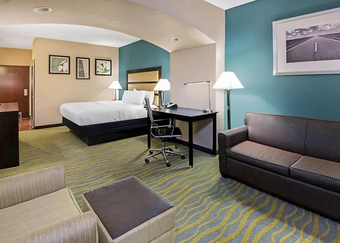La Quinta Inn & Suites By Wyndham Durant