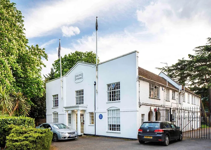 Ealing Hotels