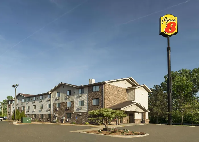 Super 8 By Wyndham Taylor/Detroit Area Motel