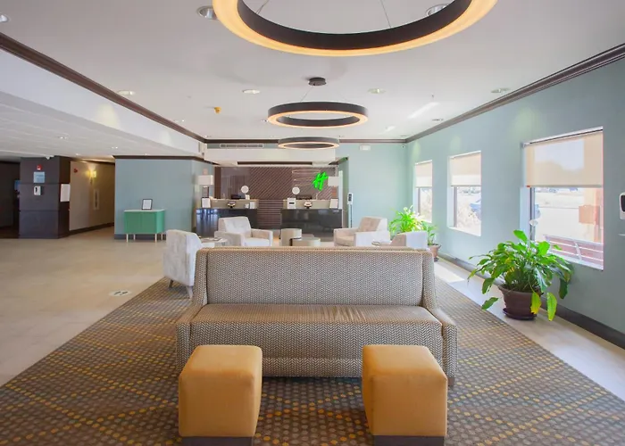 Holiday Inn & Suites Spring - The Woodlands