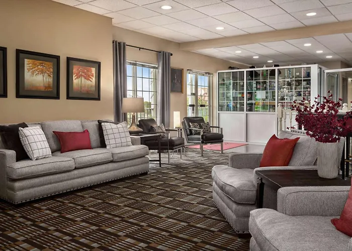 Ramada By Wyndham Pigeon Forge North Hotel