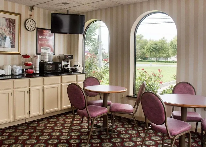 Econo Lodge Chesapeake Route 13 And I-464