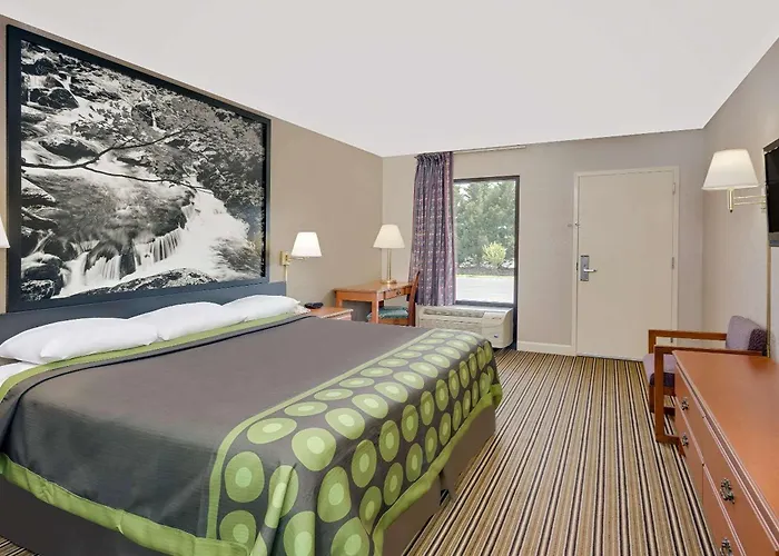 Super 8 By Wyndham Athens Motel
