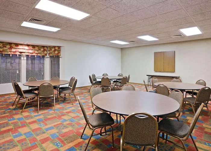 La Quinta By Wyndham Overland Park