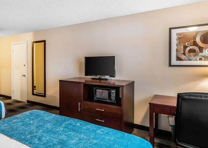 Clarion Inn Near Jblm Tacoma